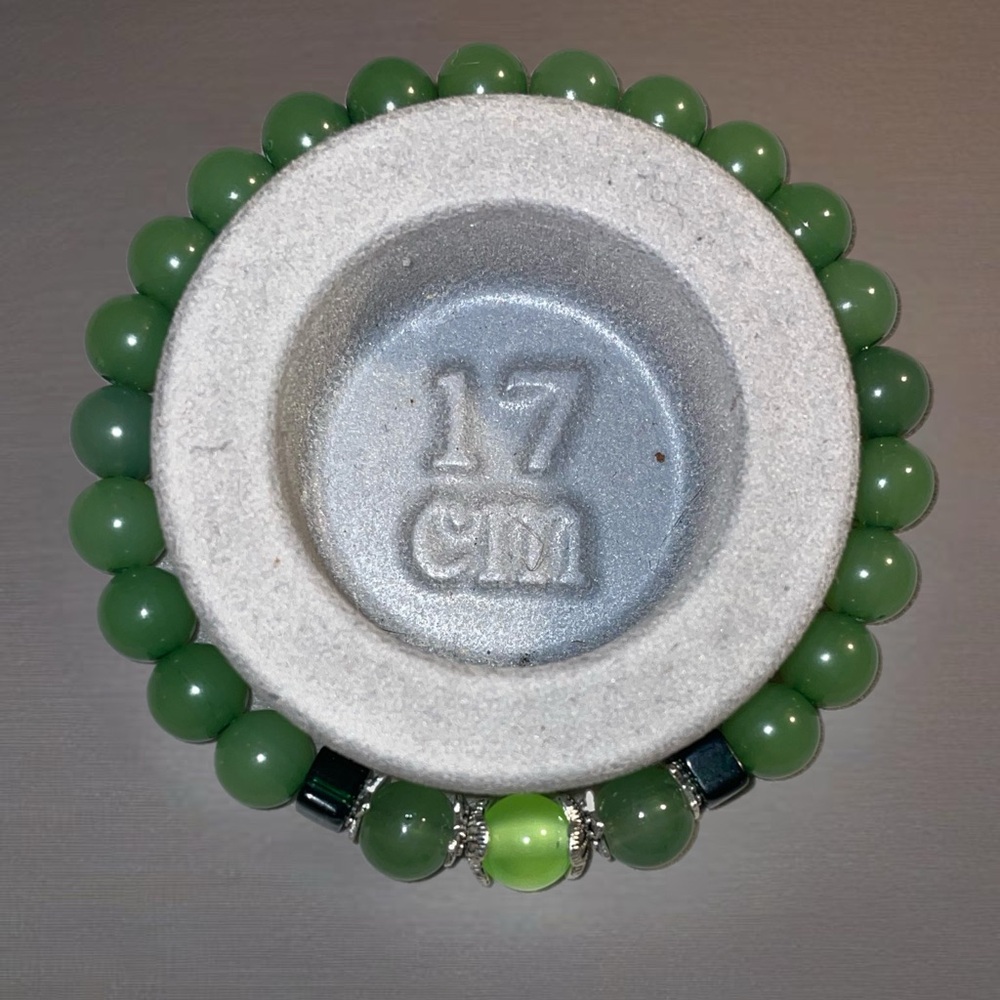 Luxuriant Paris green beaded bracelet